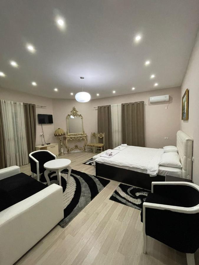 Hotel Holiday Koplik Extérieur photo