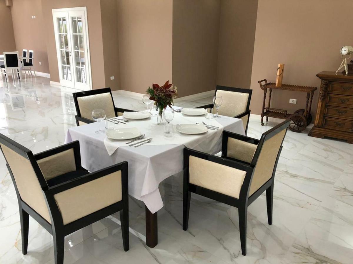 Hotel Holiday Koplik Extérieur photo